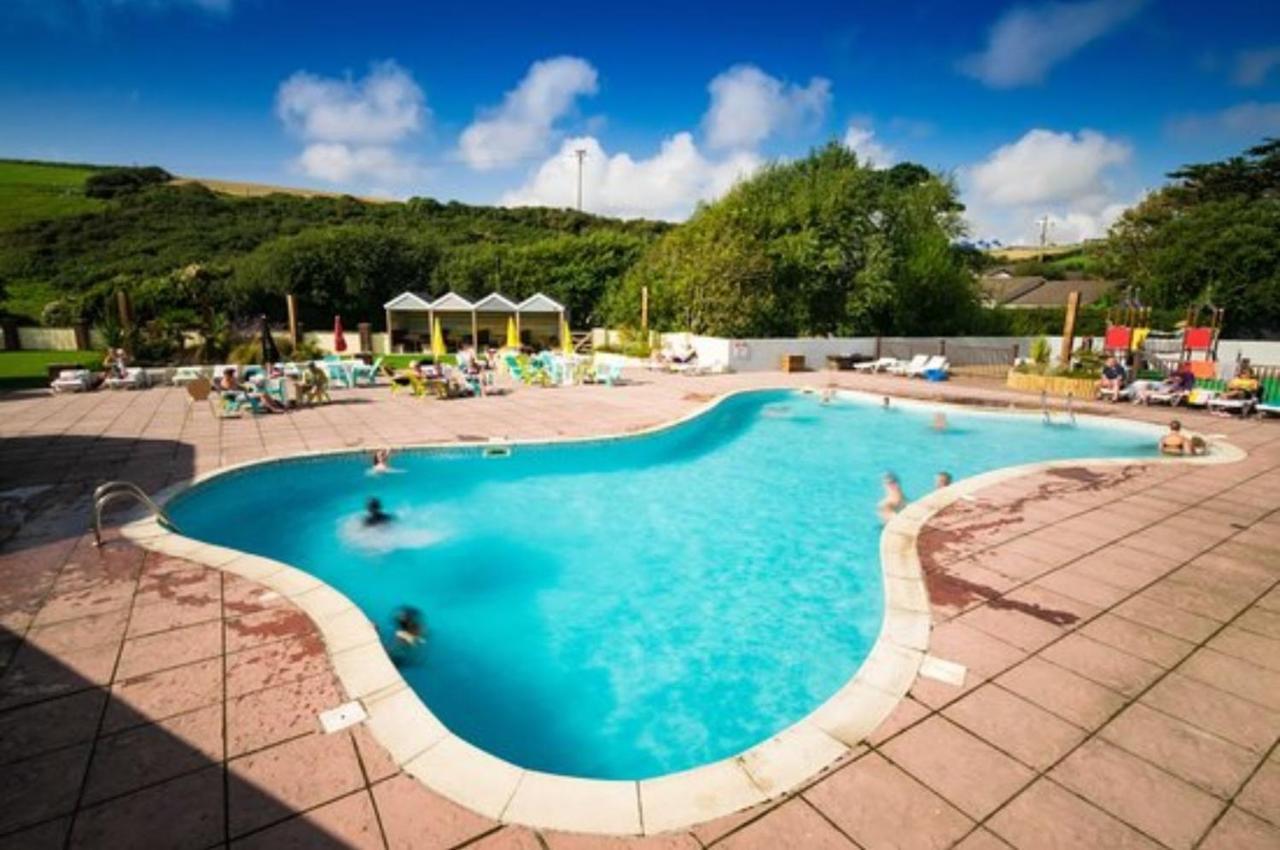 4 Berth Couples And Family Caravan In Beautiful Newquay Bay Resort Екстериор снимка