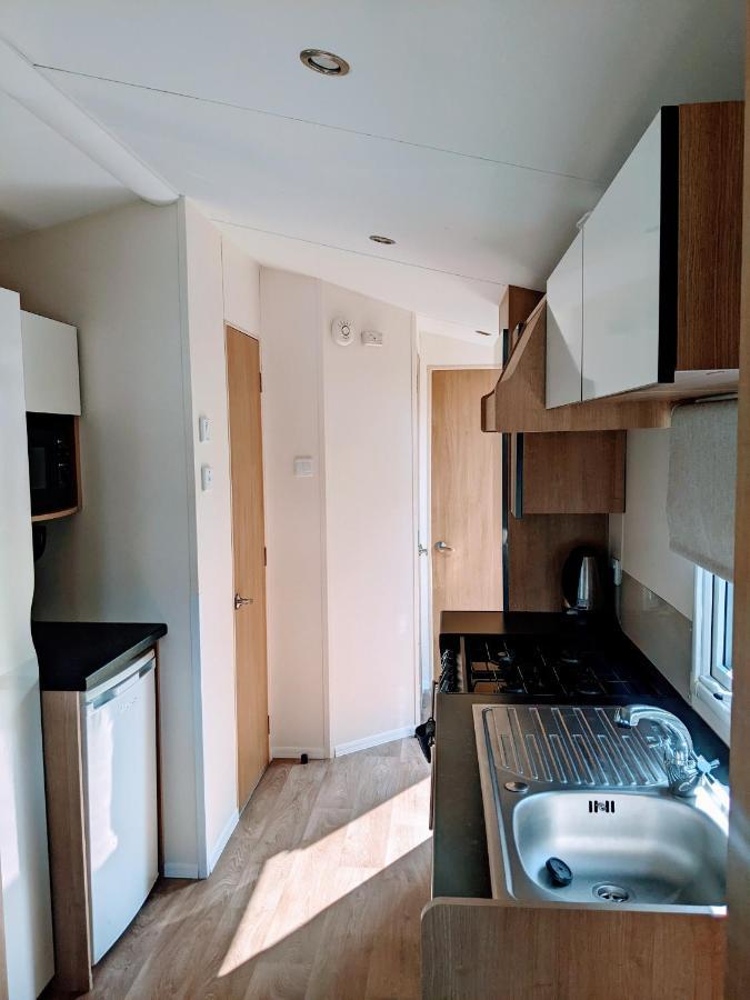 4 Berth Couples And Family Caravan In Beautiful Newquay Bay Resort Екстериор снимка