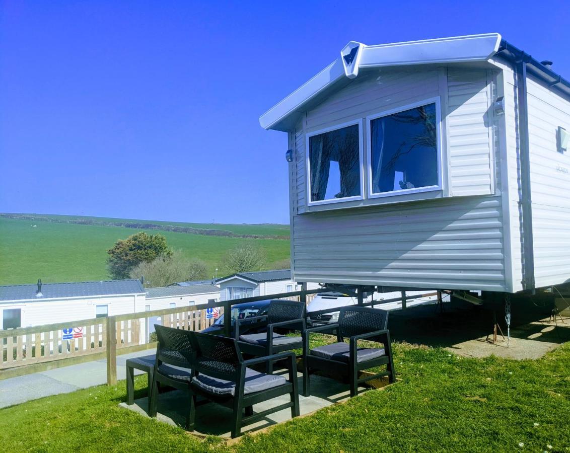 4 Berth Couples And Family Caravan In Beautiful Newquay Bay Resort Екстериор снимка